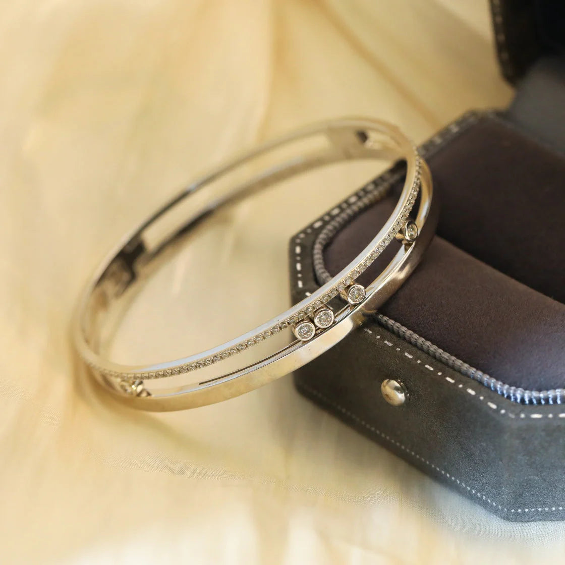 [⭐Glow]Move Romane Diamond Bangle Bracelet