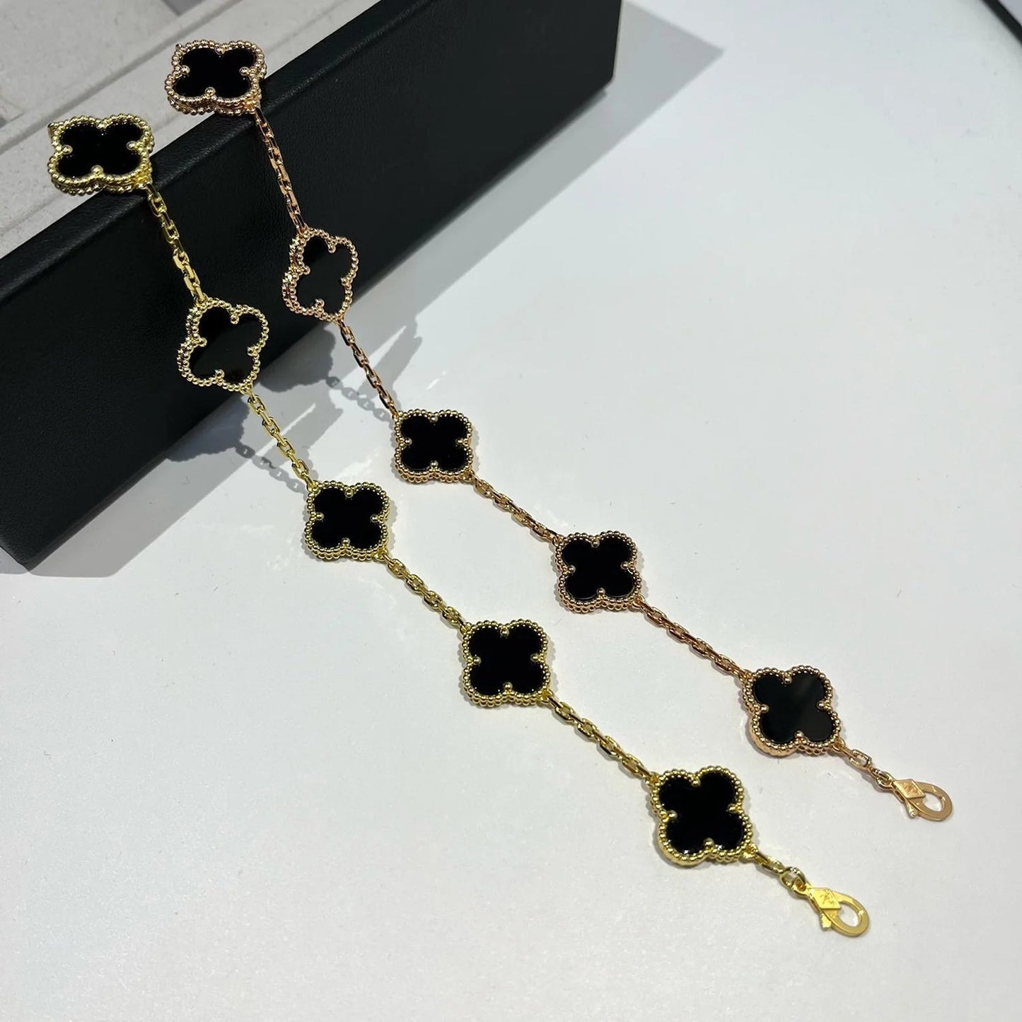 [⭐Glow] CLOVER 5 MOTIF ONYXS BRACELET COLLECTION