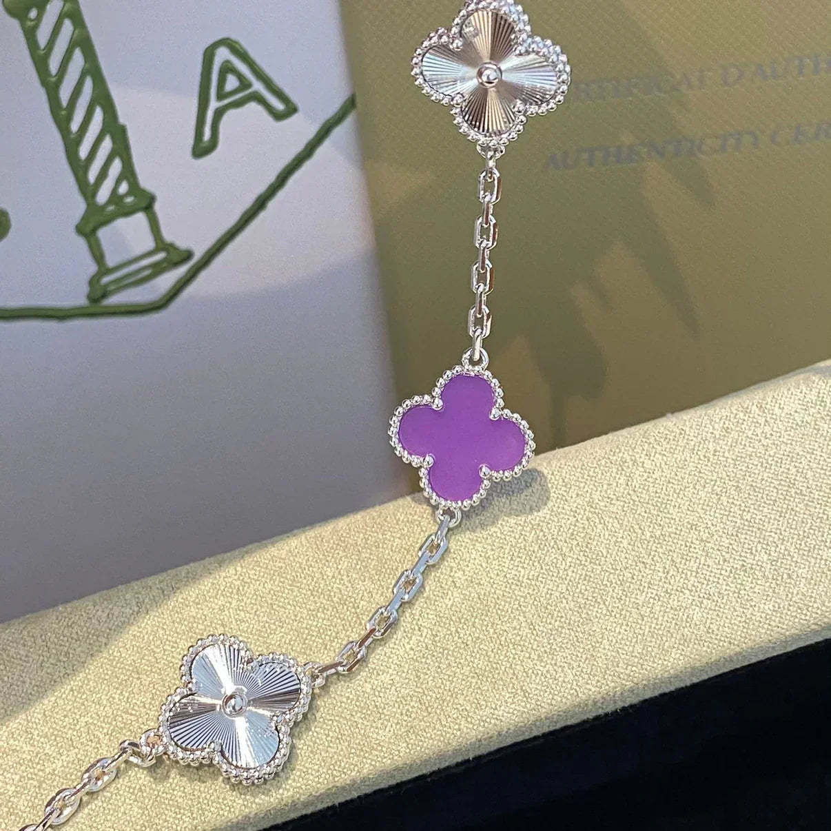 [⭐Glow] CLOVER 5 MOTIF VIOLET BRACELET COLLECTION