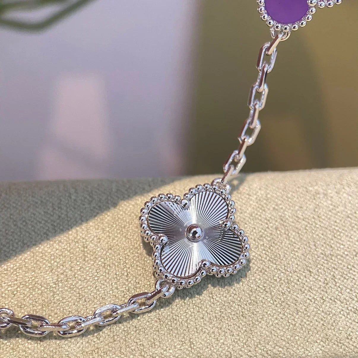 [⭐Glow] CLOVER 5 MOTIF VIOLET BRACELET COLLECTION