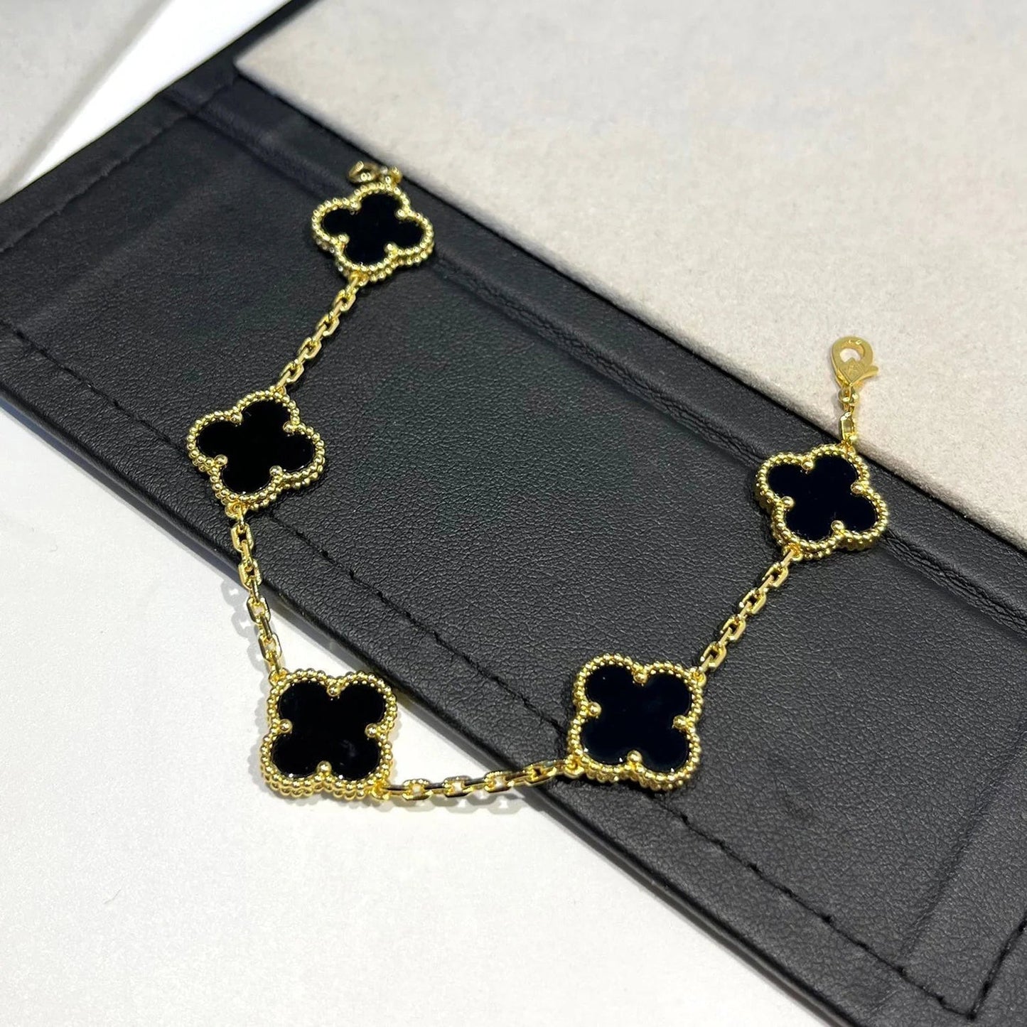 [⭐Glow] CLOVER 5 MOTIF ONYXS BRACELET COLLECTION