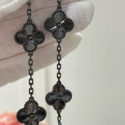 [⭐Glow]CLOVER 5 MOTIF BLACK BRACELET