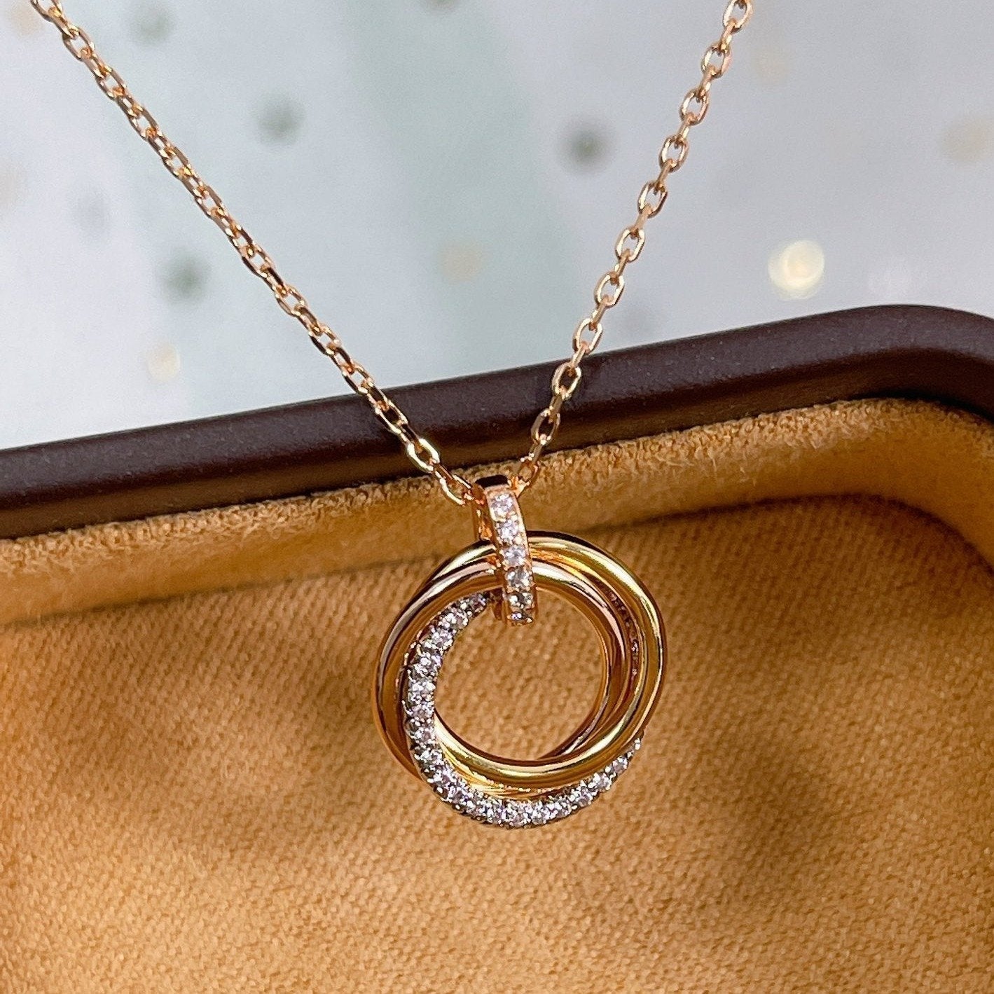 [⭐Glow]TRINITY NECKLACE SILVER GOLD PINK GOLD DIAMONDS