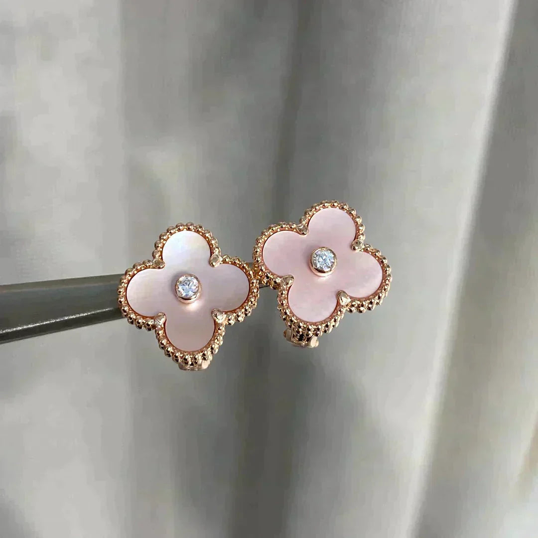[⭐Glow]CLOVER MEDIUM 1 MOTIFS  PINK MOP DIAMOND EARRINGS