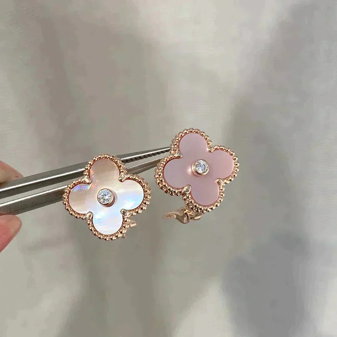 [⭐Glow]CLOVER MEDIUM 1 MOTIFS  PINK MOP DIAMOND EARRINGS