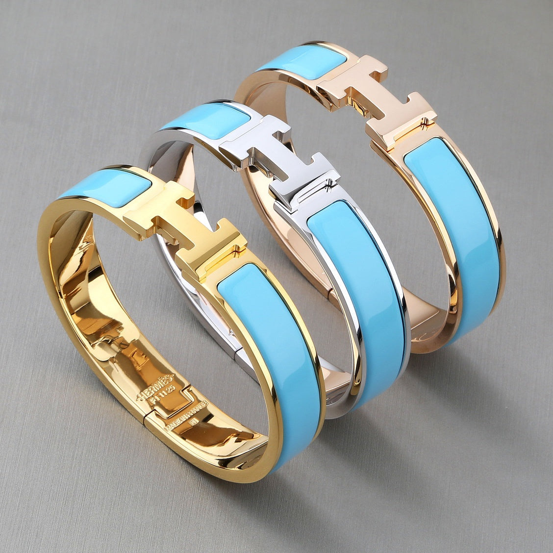 [⭐Glow]H CLOUD BLUE BRACELET