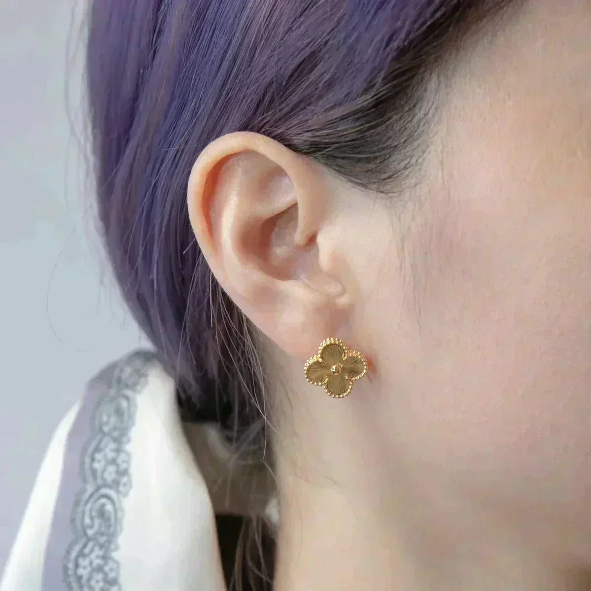 [⭐Glow]CLOVER MEDIUM 1 MOTIFS LASER EARRINGS