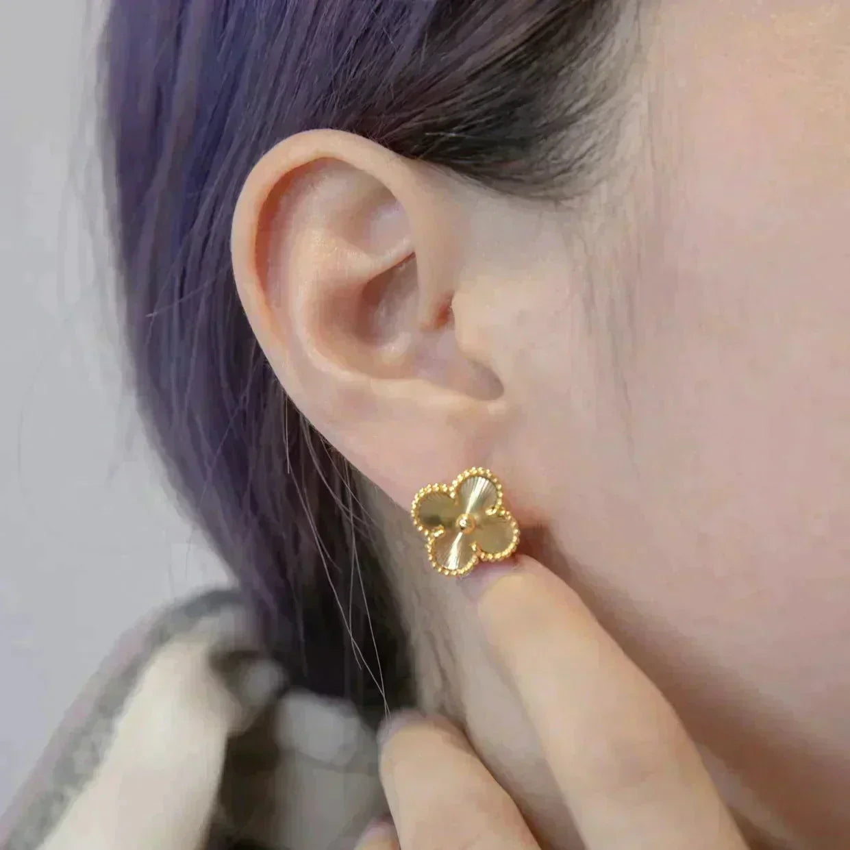 [⭐Glow]CLOVER MEDIUM 1 MOTIFS LASER EARRINGS
