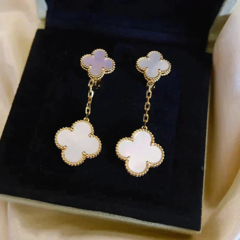 [⭐Glow]CLOVER 2 MOTIF WHITE MOP EARRINGS