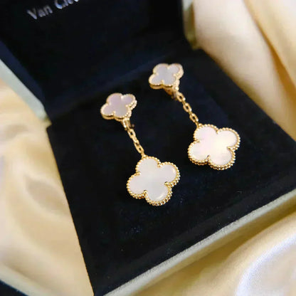[⭐Glow]CLOVER 2 MOTIF WHITE MOP EARRINGS