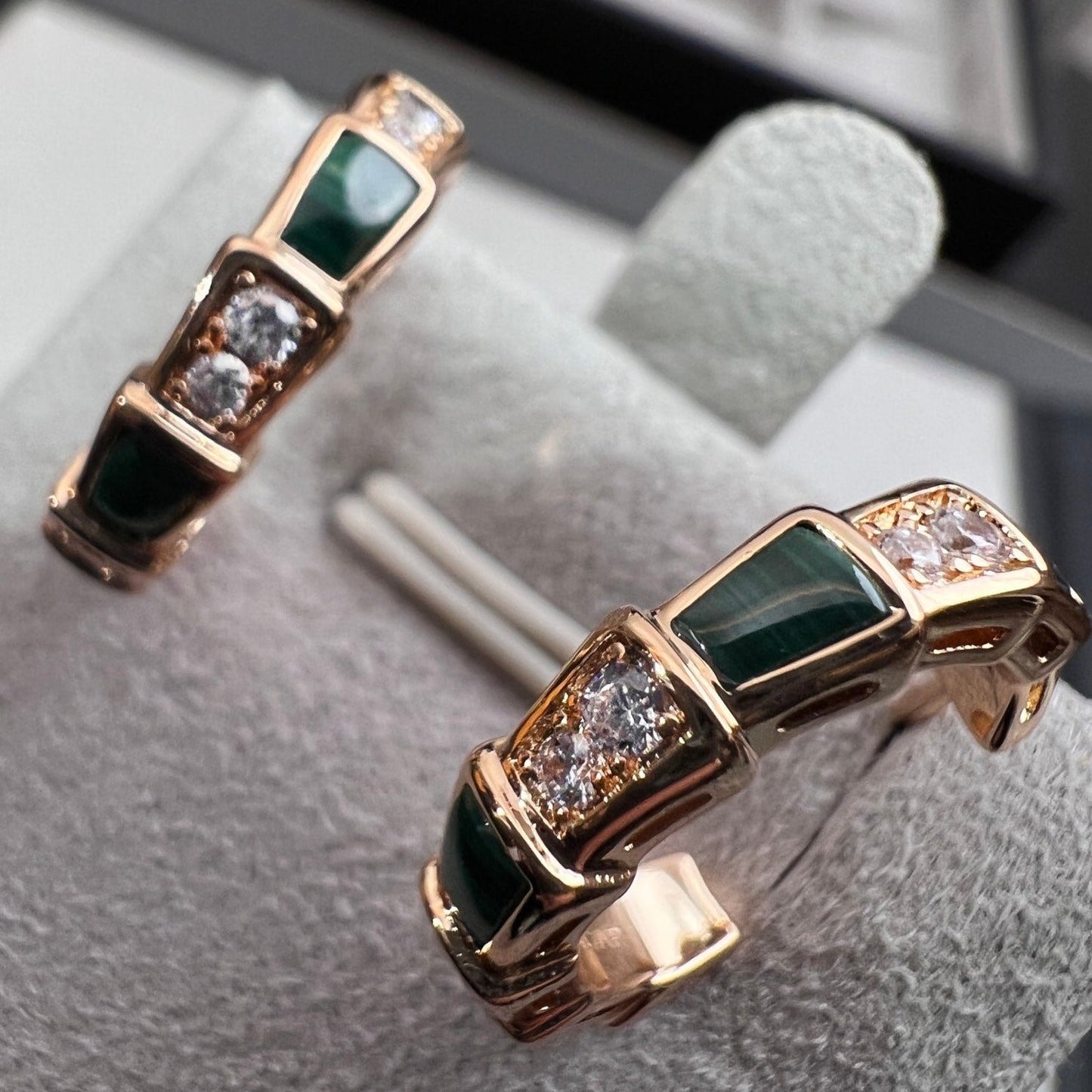 [⭐Glow]SERPENTI MALACHITE PINK GOLD EARRINGS