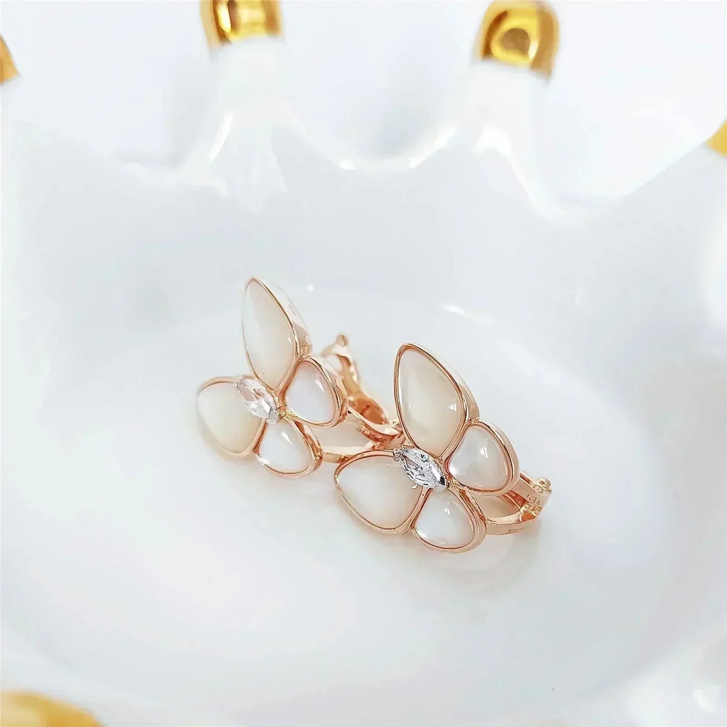 [⭐Glow]BUTTERFLY MOP DIAMOND EARRINGS