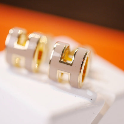 [⭐Glow]MINI POP H GOLD EARRINGS GREY
