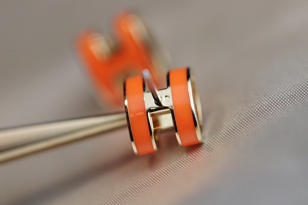 [⭐Glow]MINI POP H EARRINGS ORANGE