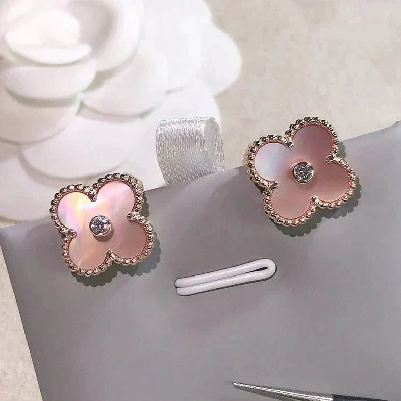 [⭐Glow]CLOVER MEDIUM 1 MOTIFS  PINK MOP DIAMOND EARRINGS