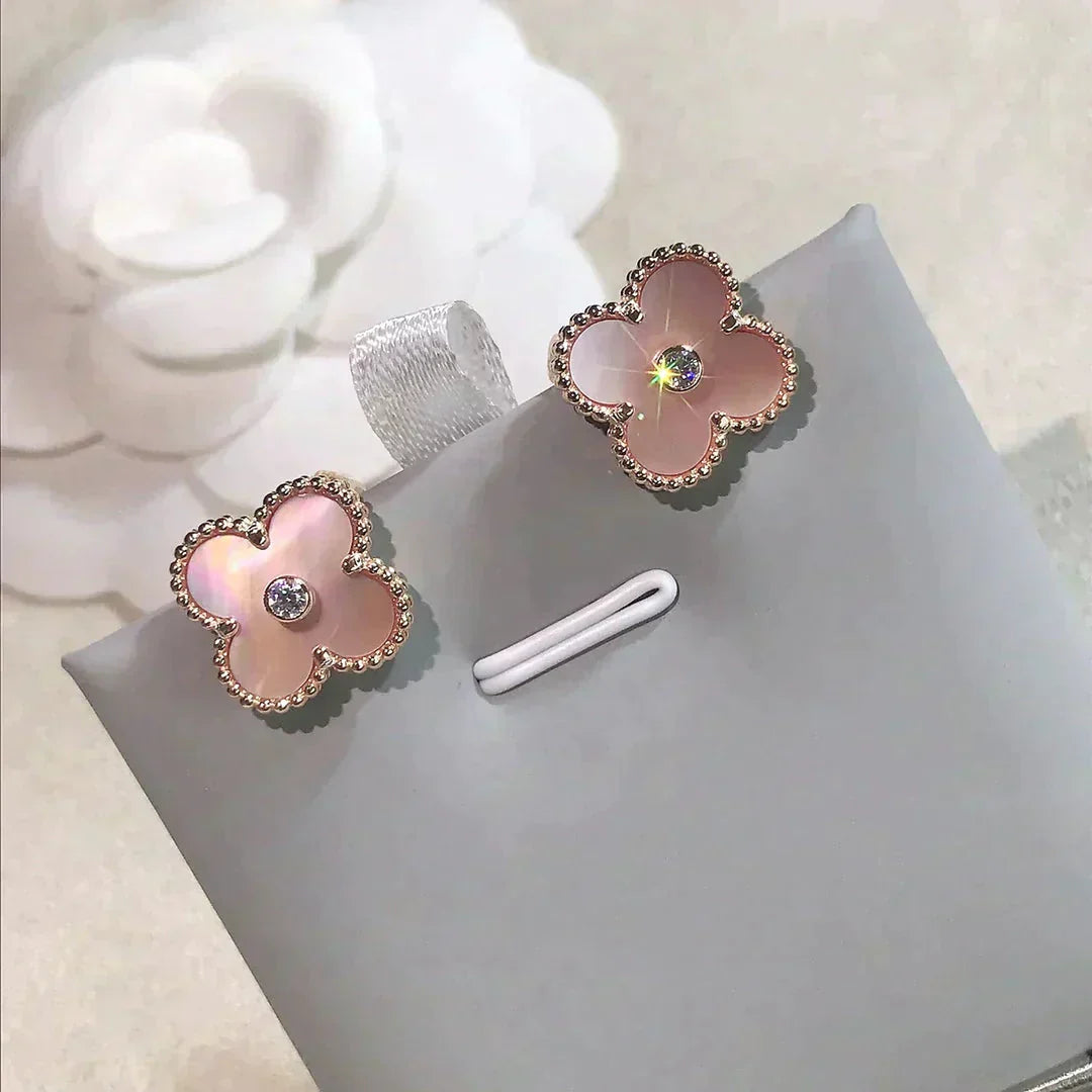 [⭐Glow]CLOVER MEDIUM 1 MOTIFS  PINK MOP DIAMOND EARRINGS