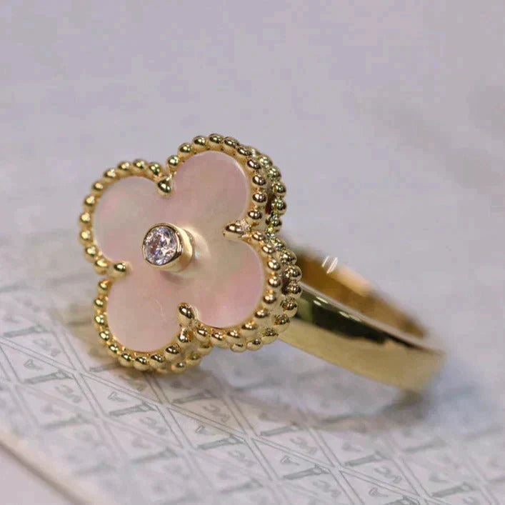[⭐Glow]CLOVER PINK MOP RING GOLD DIAMOND