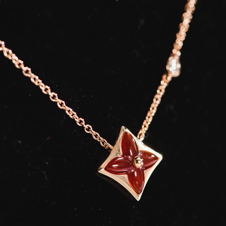 [⭐Glow]STAR NECKLACE PINK GOLD 1 DIAMOND