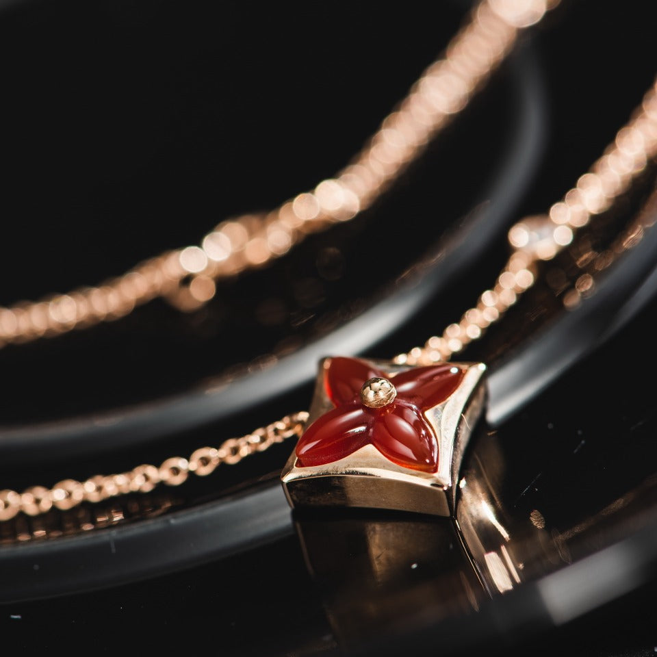[⭐Glow]STAR NECKLACE PINK GOLD 1 DIAMOND