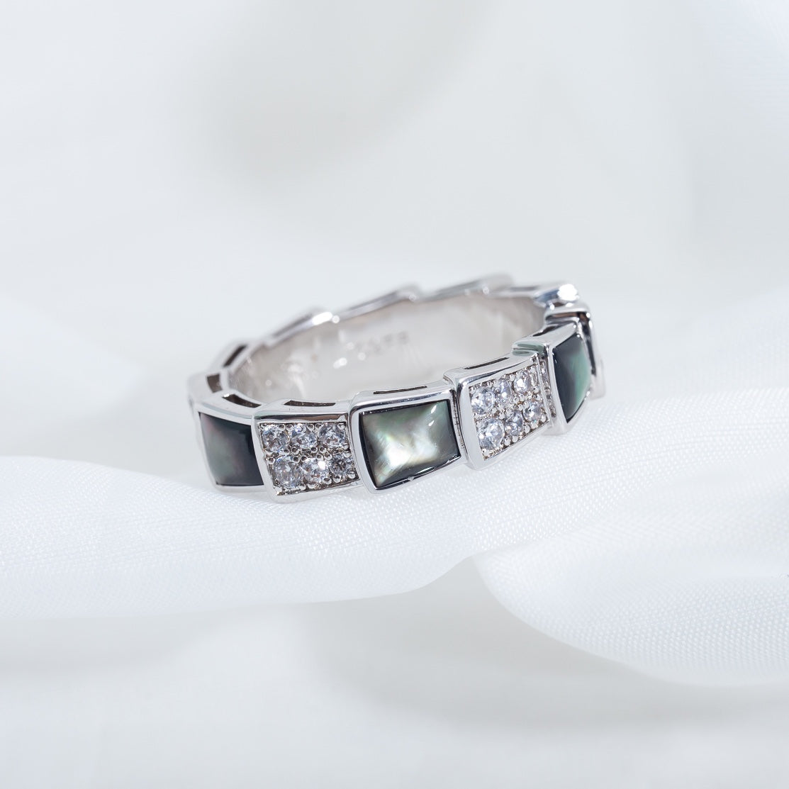 [⭐Glow]SERPENTI RING SILVER DIAMOND BLACK MOP 4MM