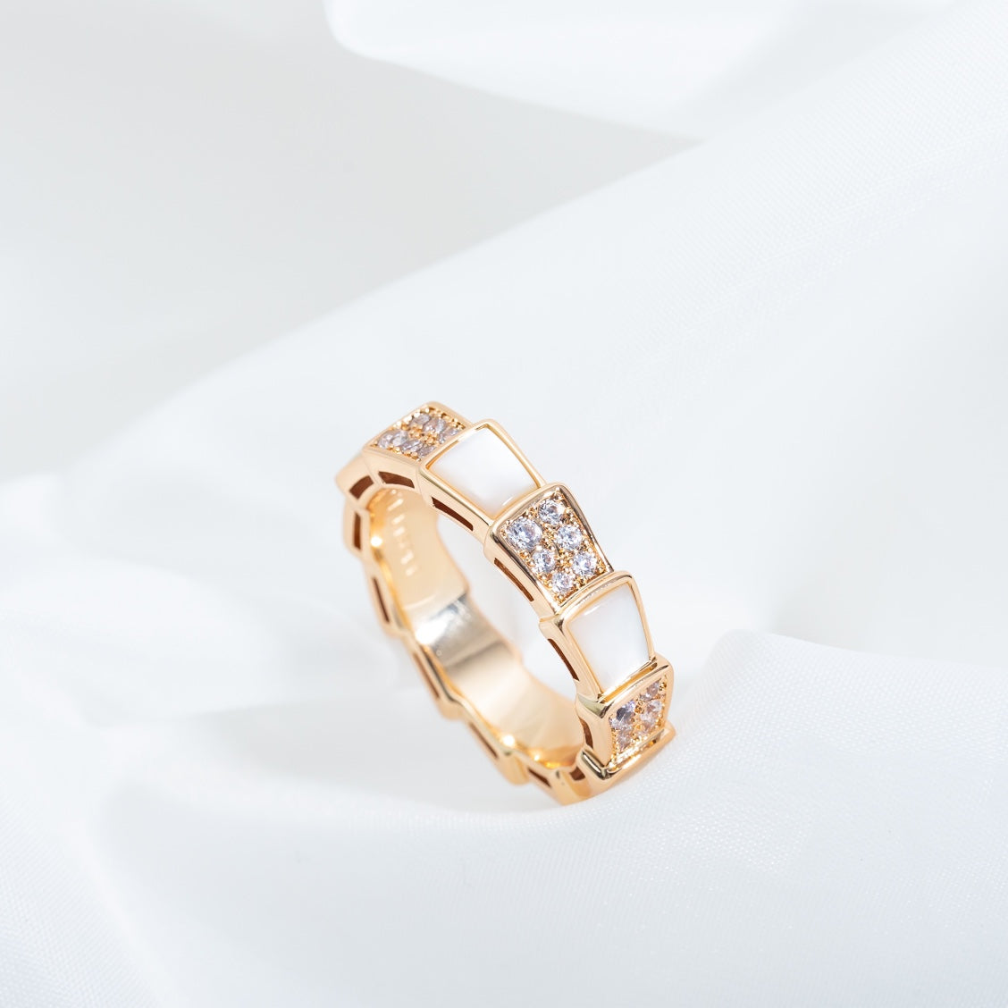 [⭐Glow]SERPENTI RING PINK GOLD MOP DIAMOND PAVED 4MM