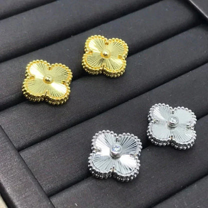 [⭐Glow]CLOVER MINI 9.5MM LASER EARRINGS