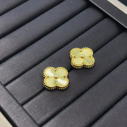 [⭐Glow]CLOVER MINI 9.5MM LASER EARRINGS