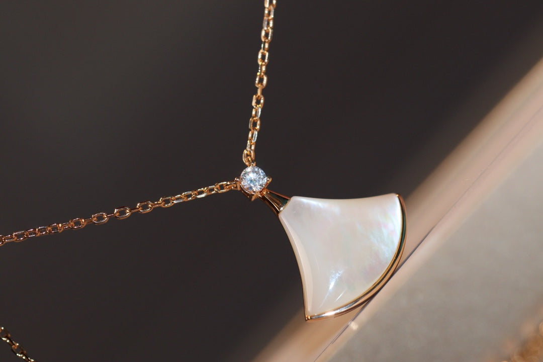 [⭐Glow]DREAM NECKLACE WHITE MOP PINK GOLD 1 DIAMOND