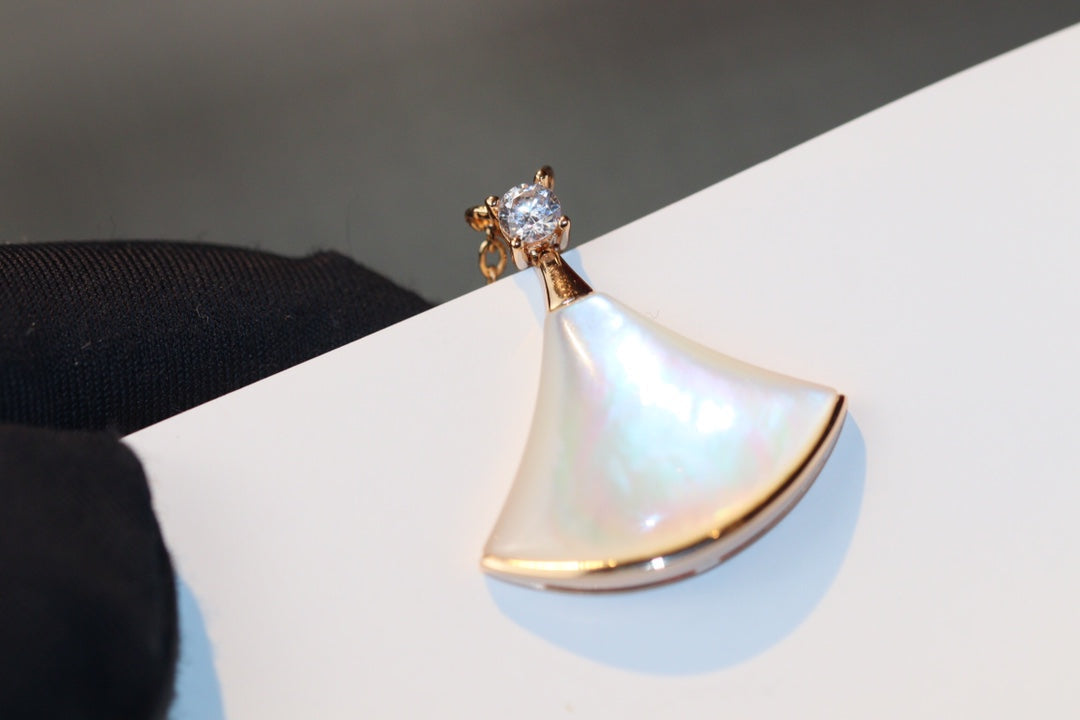 [⭐Glow]DREAM NECKLACE WHITE MOP PINK GOLD 1 DIAMOND