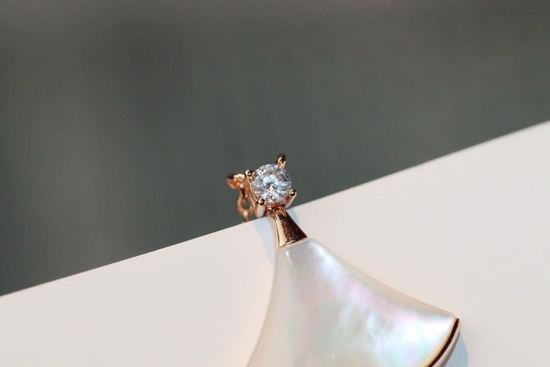 [⭐Glow]DREAM NECKLACE WHITE MOP PINK GOLD 1 DIAMOND