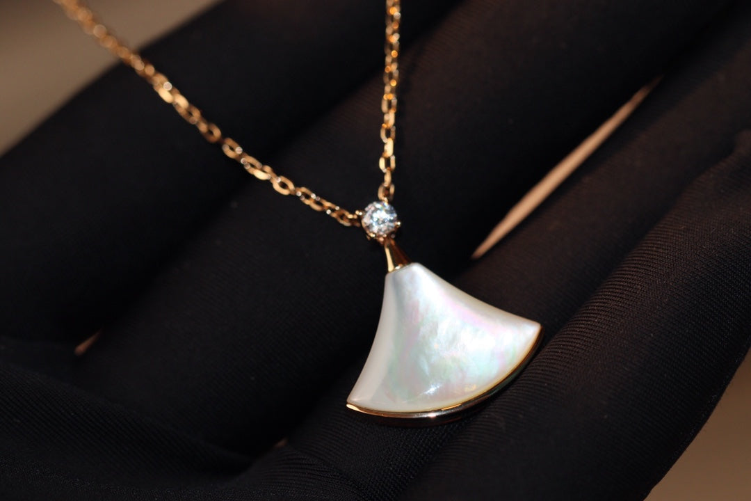 [⭐Glow]DREAM NECKLACE WHITE MOP PINK GOLD 1 DIAMOND