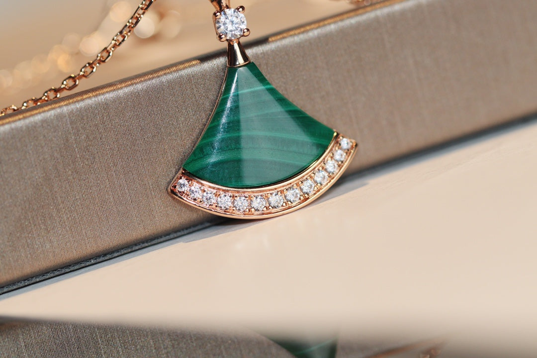 [⭐Glow]DREAM NECKLACE MALACHITE DIAMOND