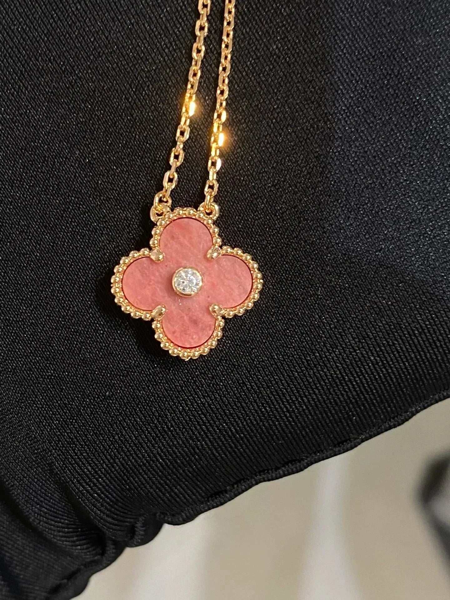 [⭐Glow]CLOVER 15MM DIAMOND RHODONITE NECKLACE