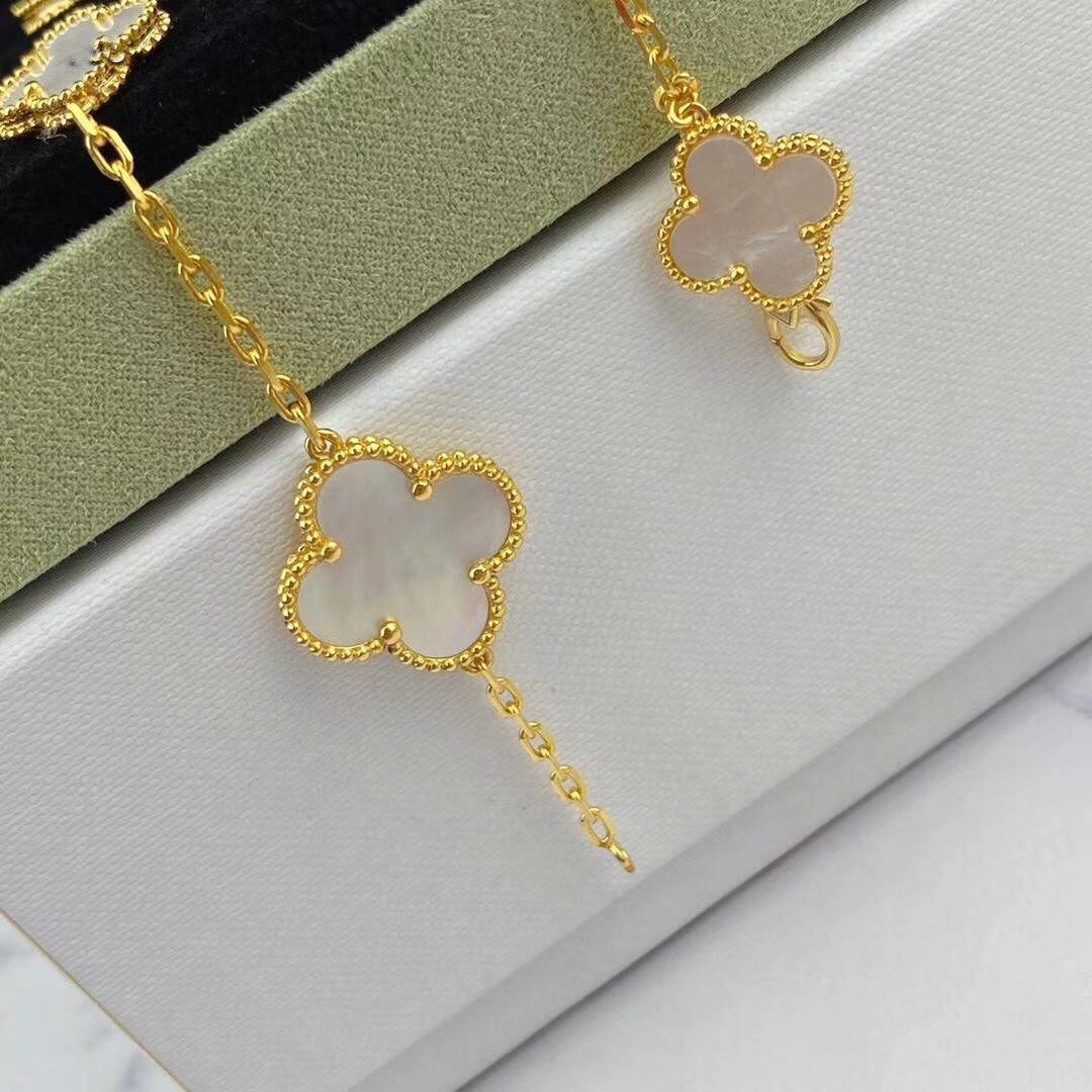 [⭐Glow]MAGIC CLOVER MOP GOLD BRACELET 5 MOTIFS