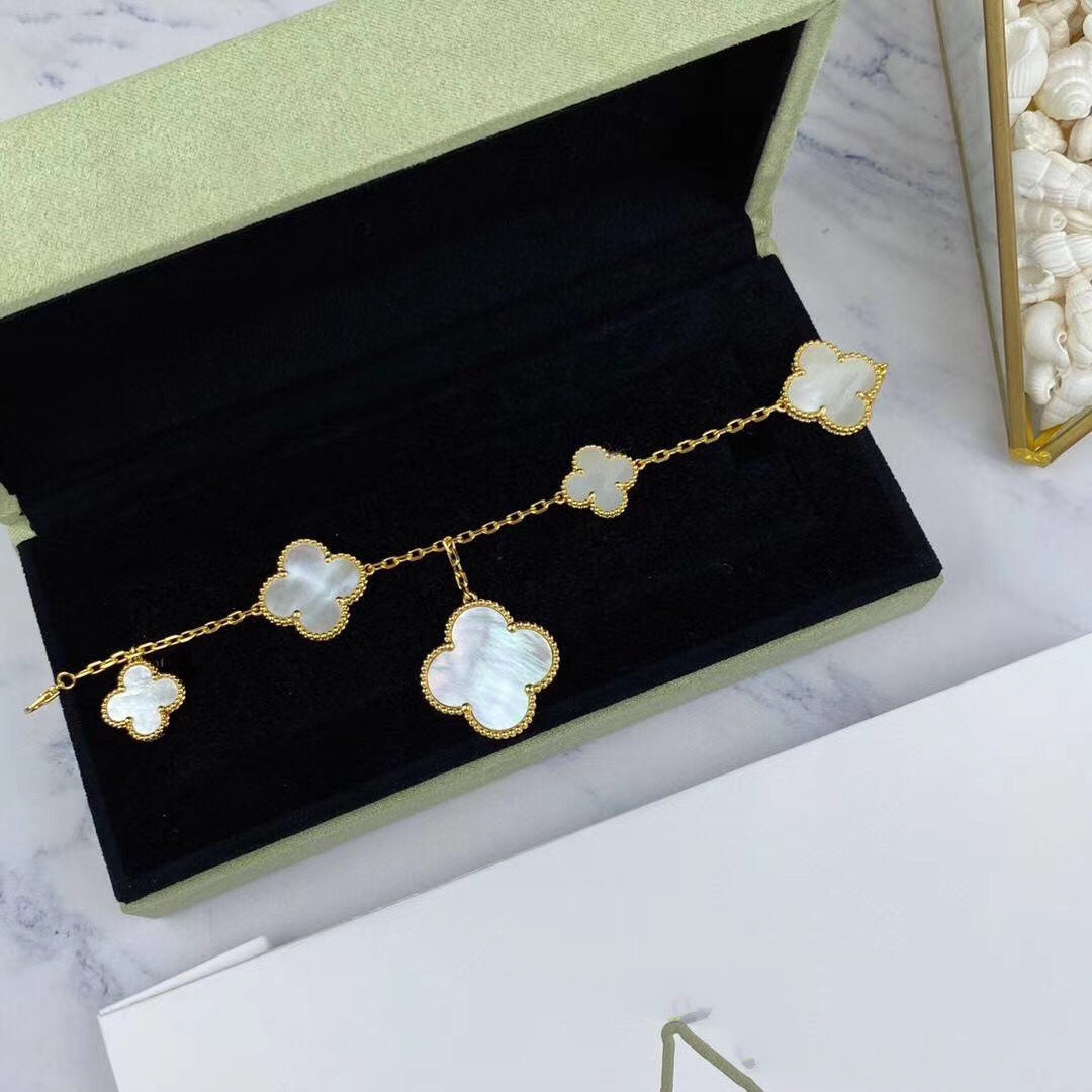 [⭐Glow]MAGIC CLOVER MOP GOLD BRACELET 5 MOTIFS