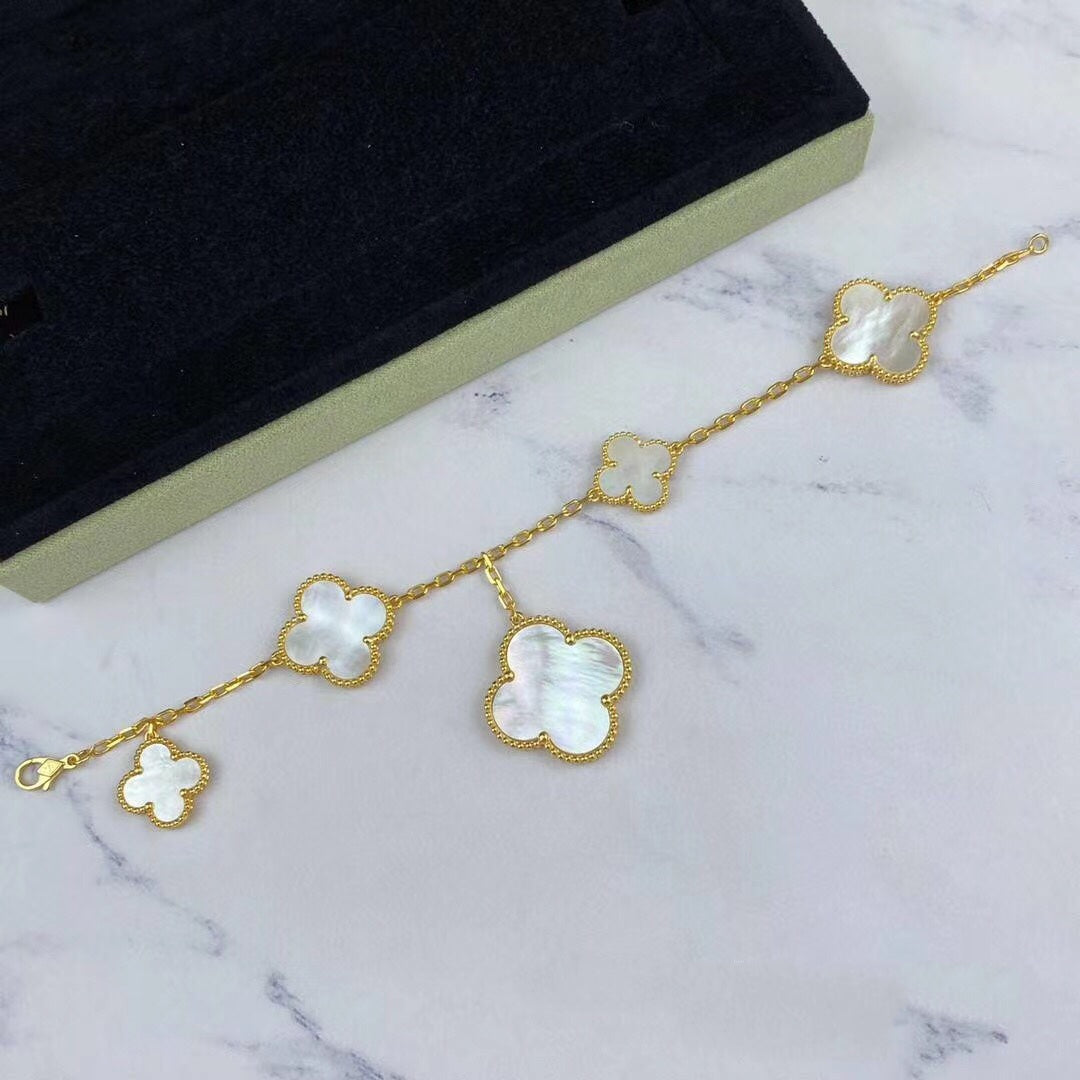 [⭐Glow]MAGIC CLOVER MOP GOLD BRACELET 5 MOTIFS