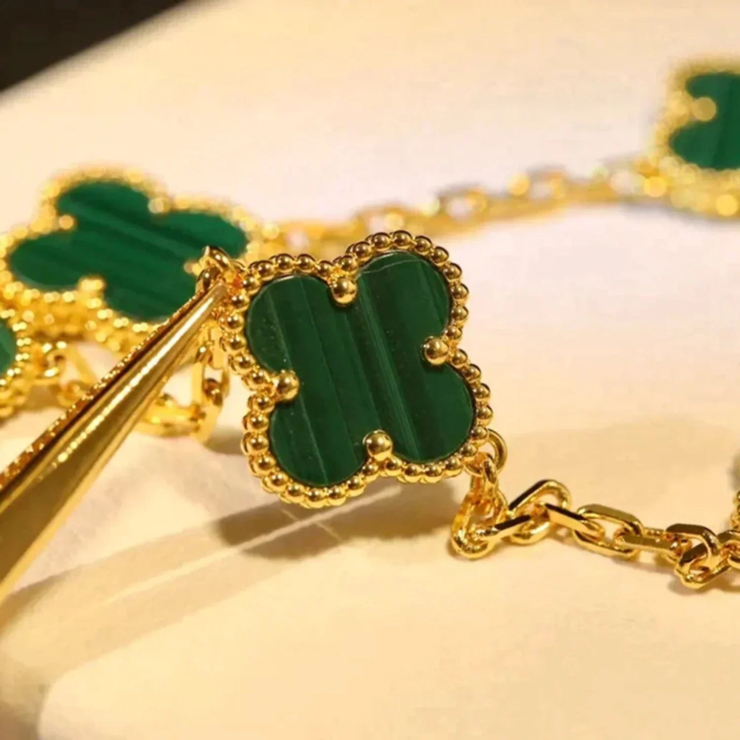 [⭐Glow] CLOVER 5 MOTIF MALACHITE BRACELET COLLECTION