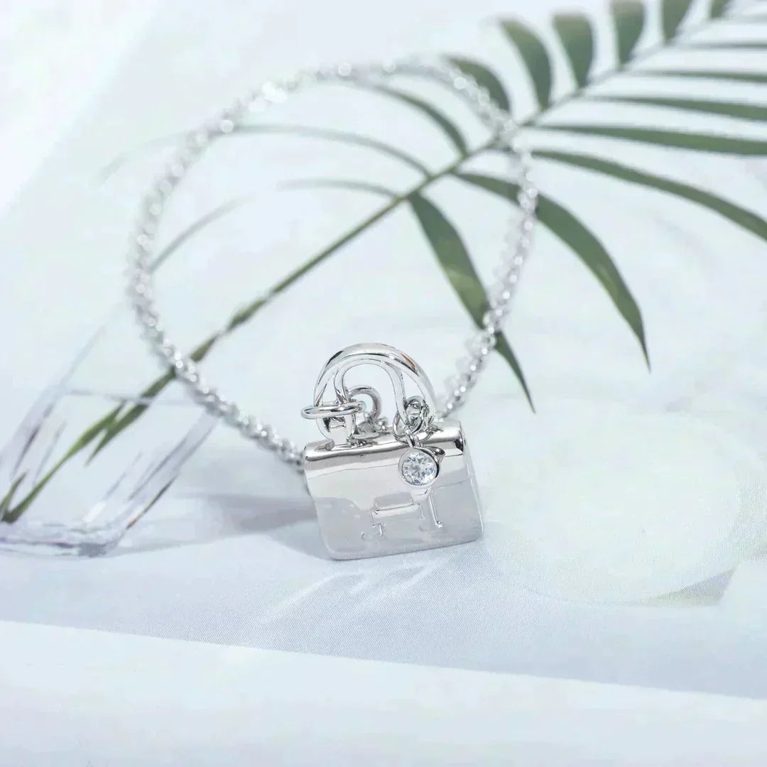 [⭐Glow]AMULETTE PEDANT SILVER NECKLACE