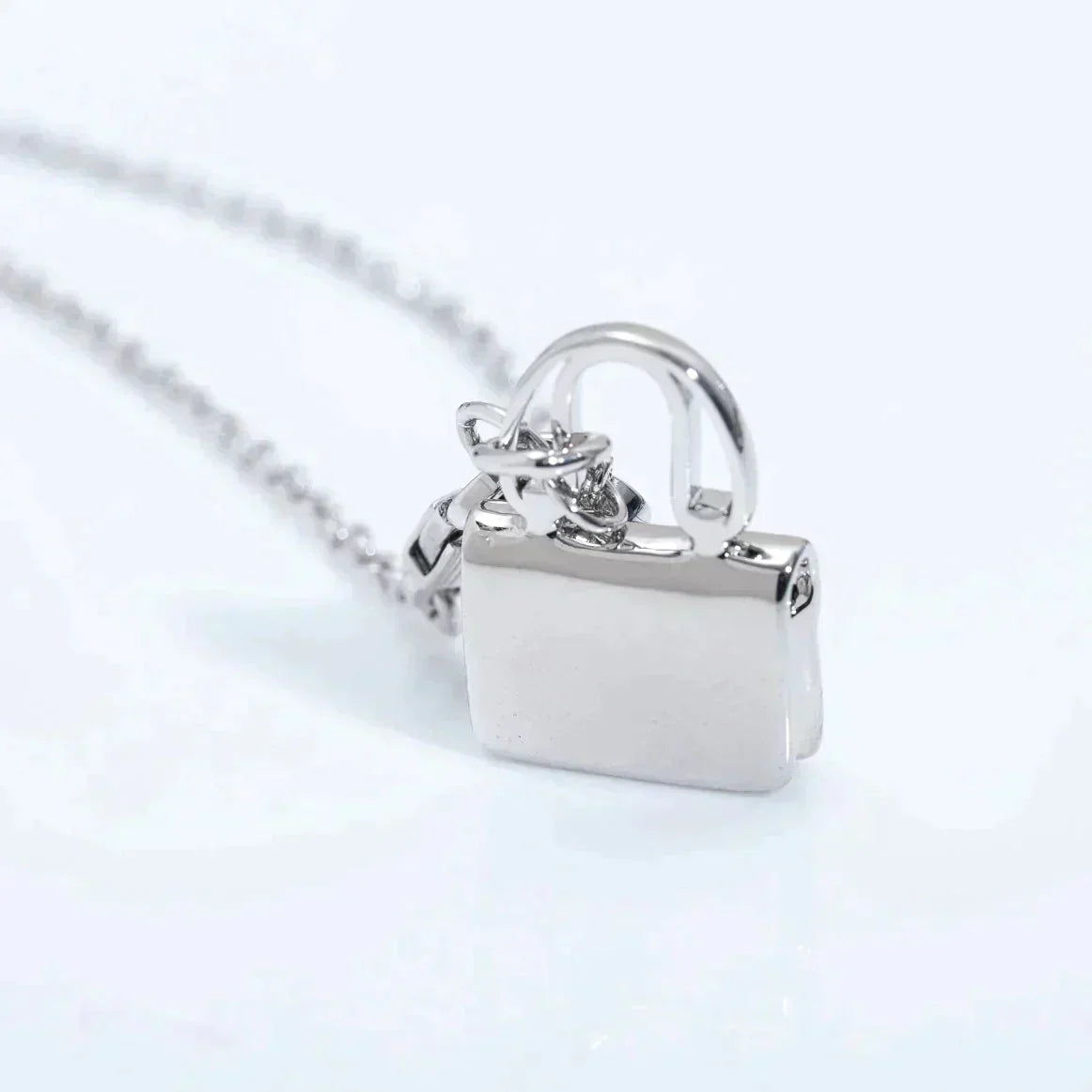 [⭐Glow]AMULETTE PEDANT SILVER NECKLACE