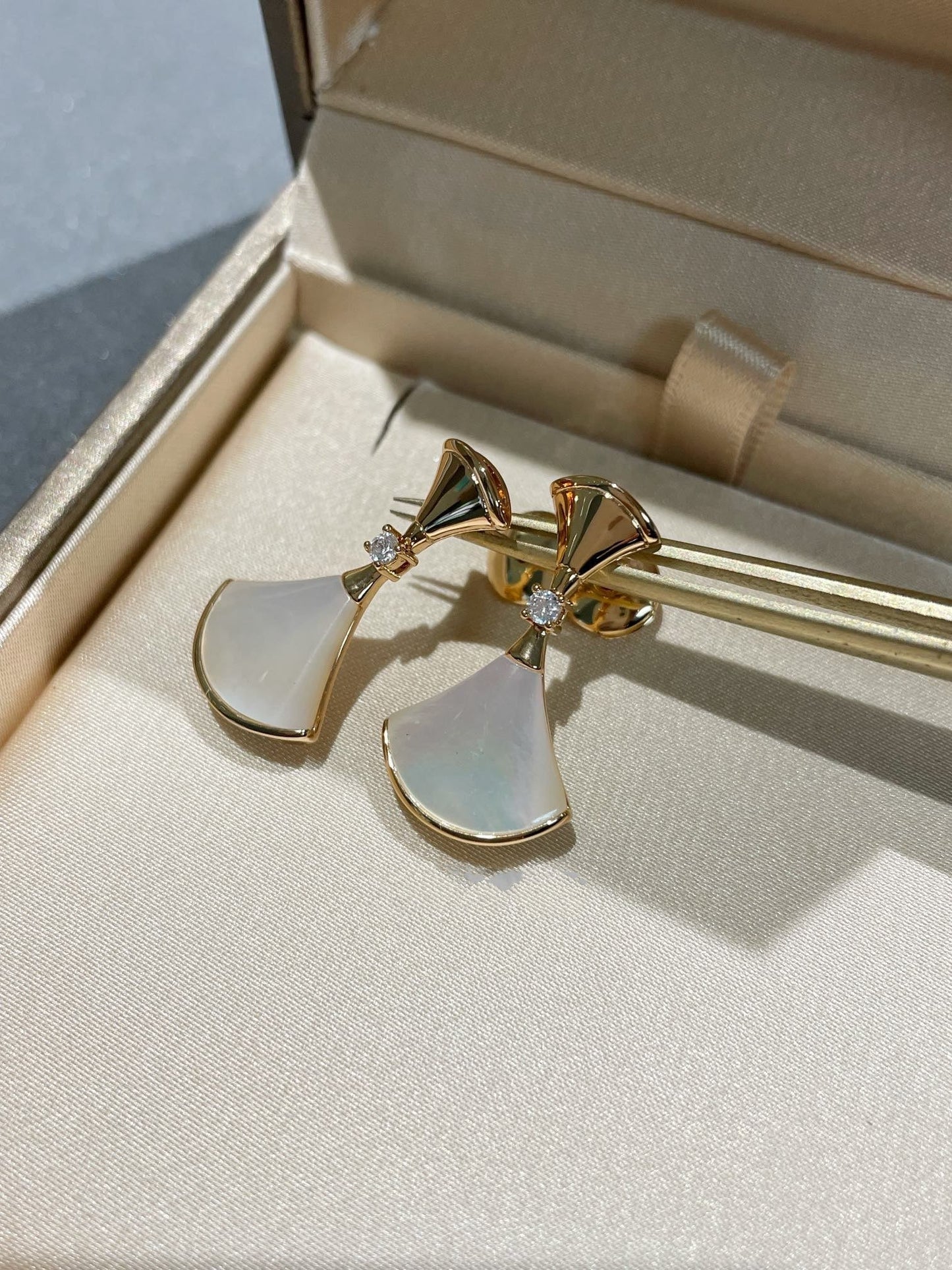 [⭐Glow]DREAM MOP 1 DIAMOND EARRINGS