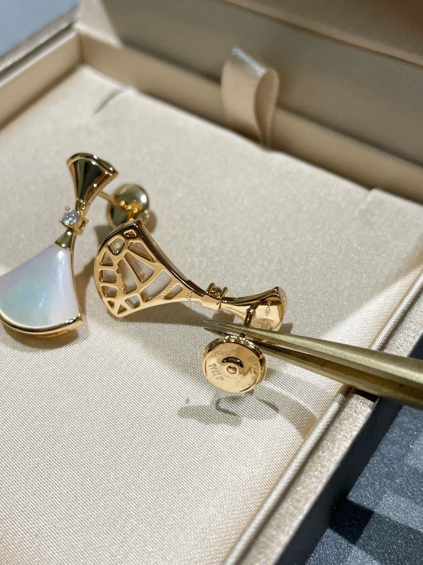 [⭐Glow]DREAM MOP 1 DIAMOND EARRINGS