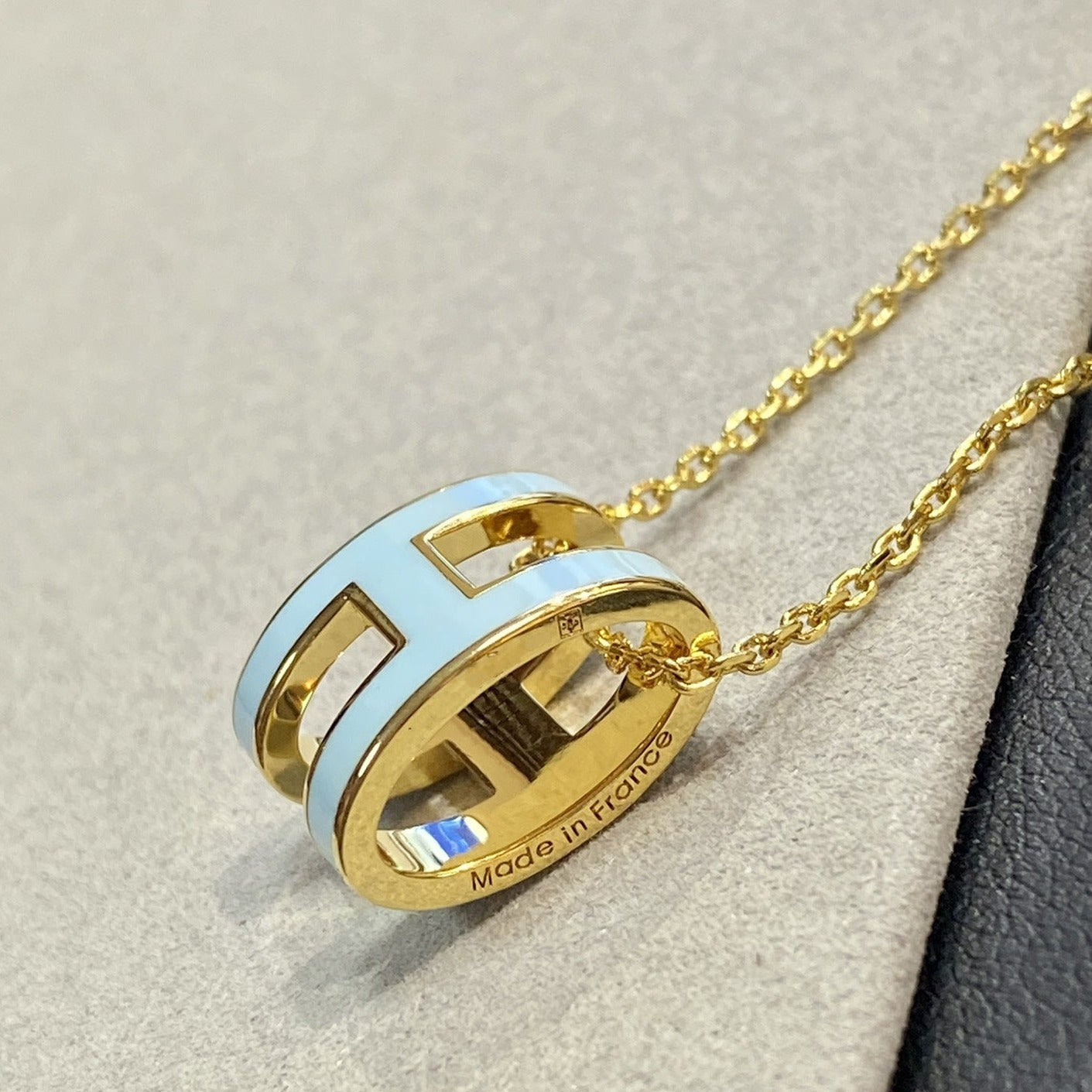 [⭐Glow]POP H LIGHT BLUE NECKLACE