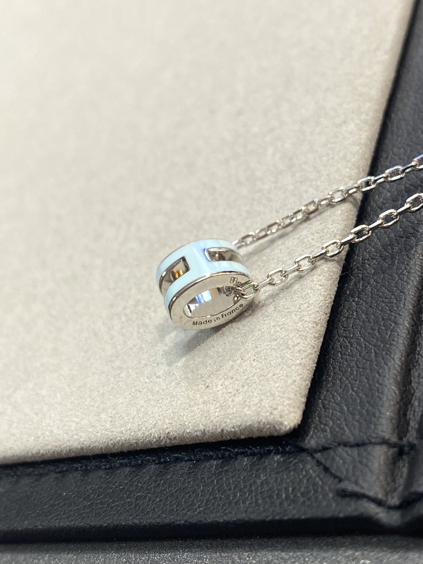 [⭐Glow]POP H LIGHT BLUE NECKLACE
