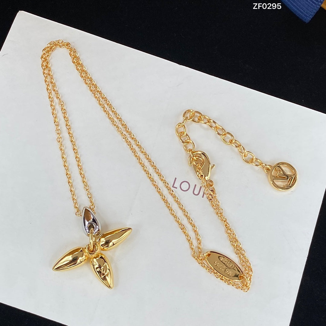 [⭐Glow]LOUISETTE PEDANT GOLD NECKLACE