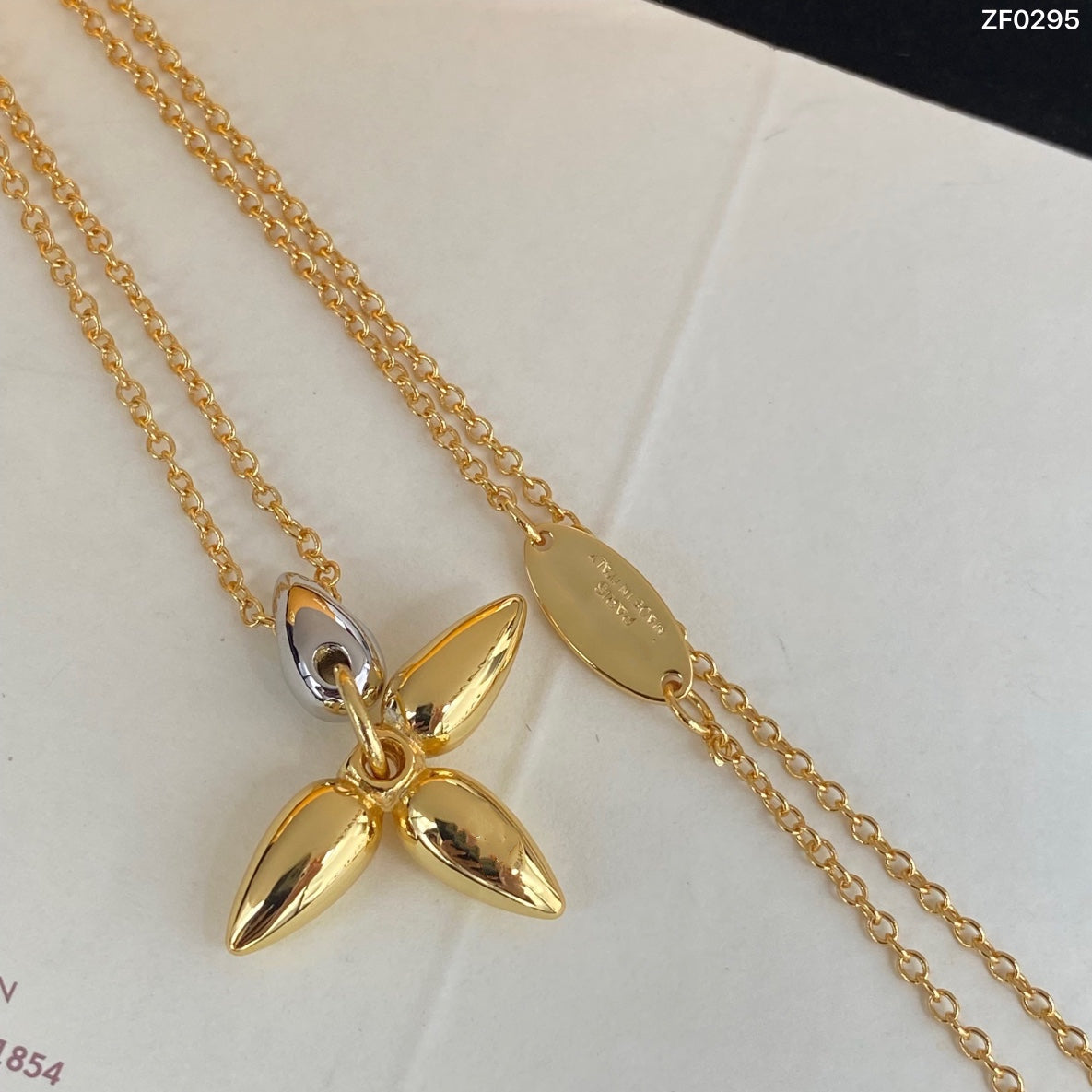 [⭐Glow]LOUISETTE PEDANT GOLD NECKLACE