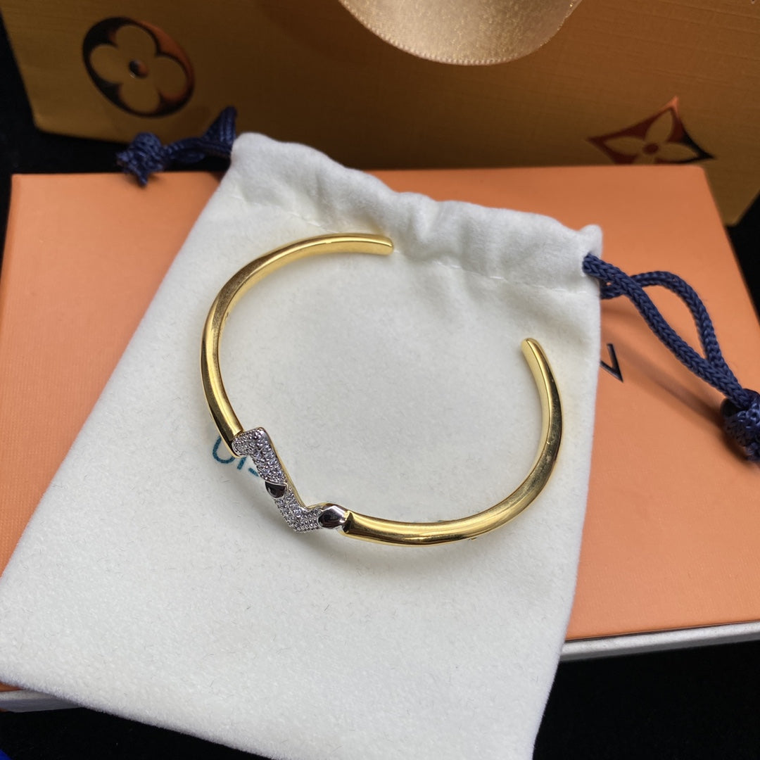 [⭐Glow]VOLTE UPSITE DOWN DIAMOND GOLD OPEN BRACELET