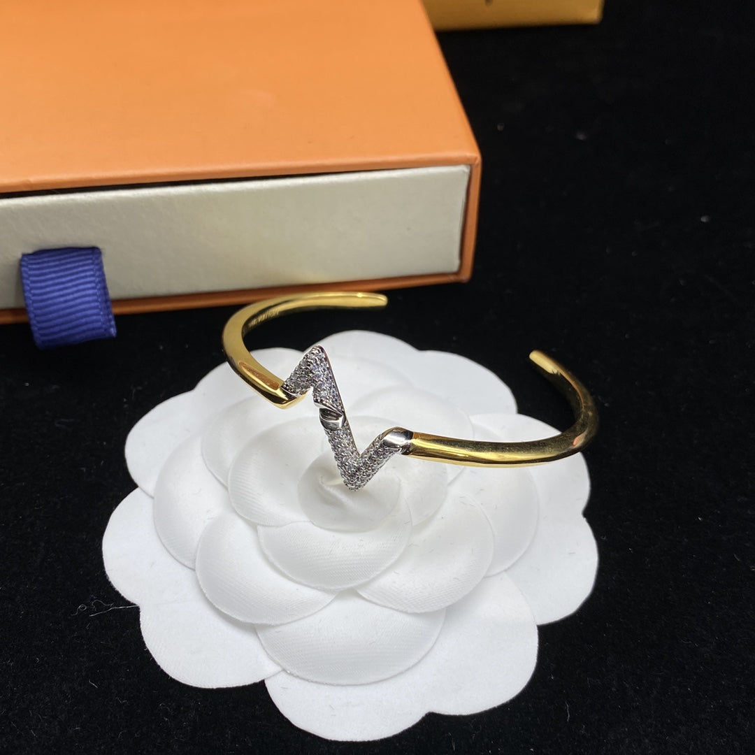 [⭐Glow]VOLTE UPSITE DOWN DIAMOND GOLD OPEN BRACELET