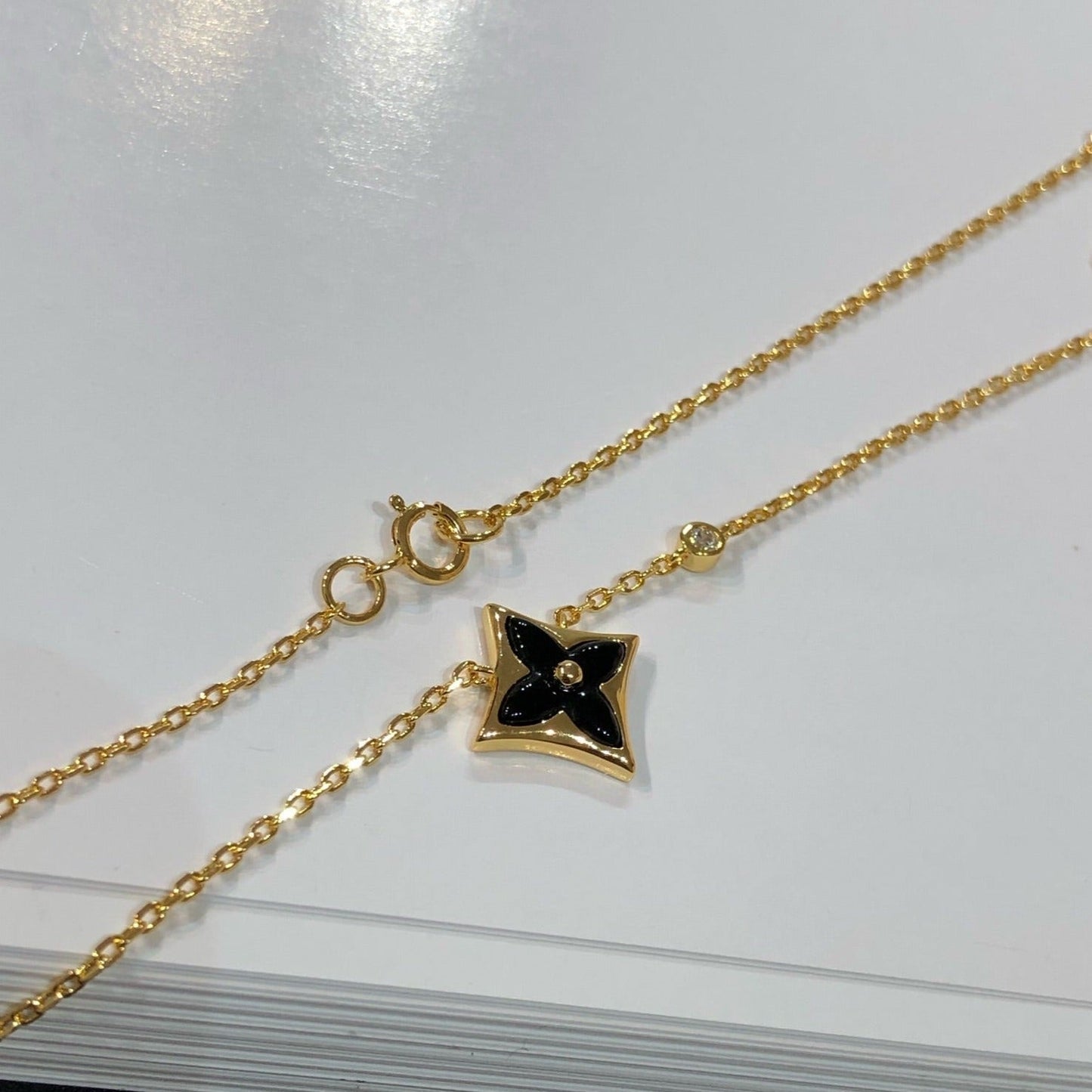 [⭐Glow]STAR BLACK MOP NECKLACE