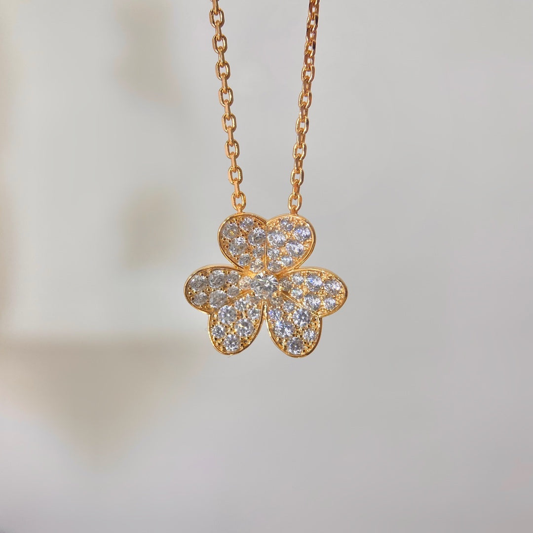 [⭐Glow]FLOWER DIAMOND NECKLACE