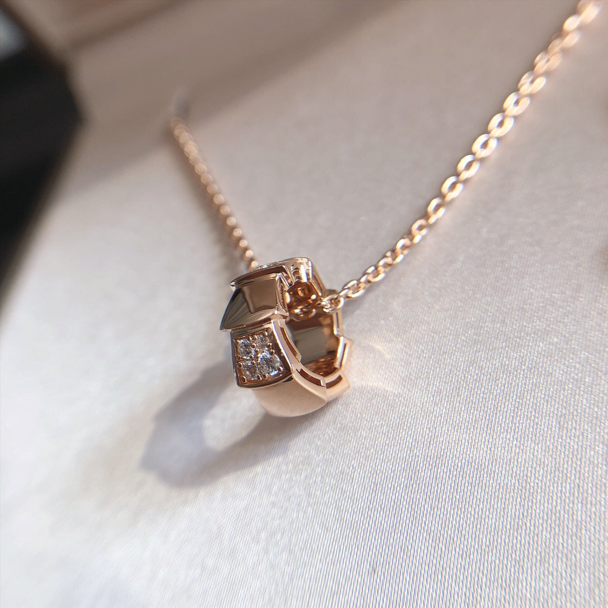[⭐Glow]SERPENTI PEDANT DIAMOND PINK GOLD NECKLACE